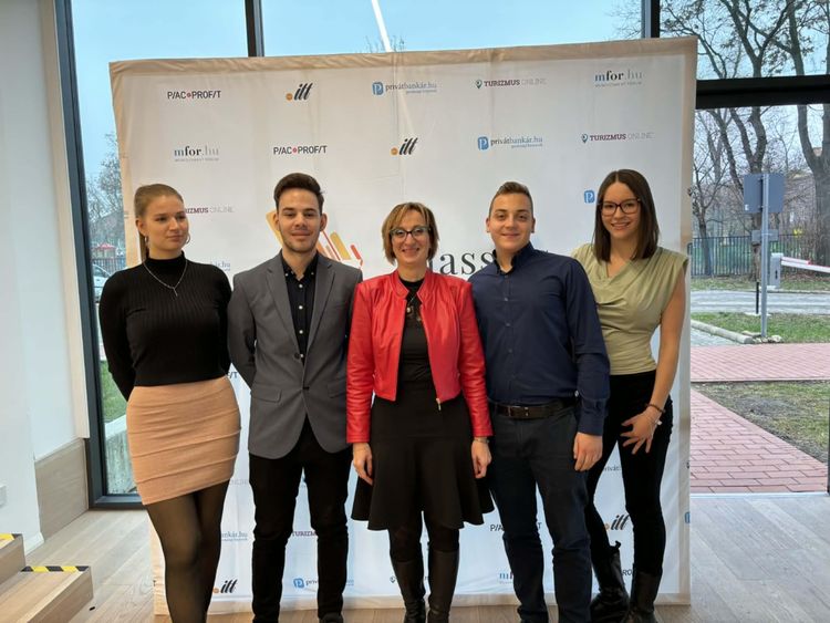 Országos második helyezés Legyél Te is Pénzügyi Junior Klasszis versenyen