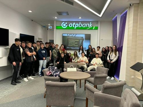 Szakmai kiránduláson a 11.b az OTP Fáy András Alapítványnál